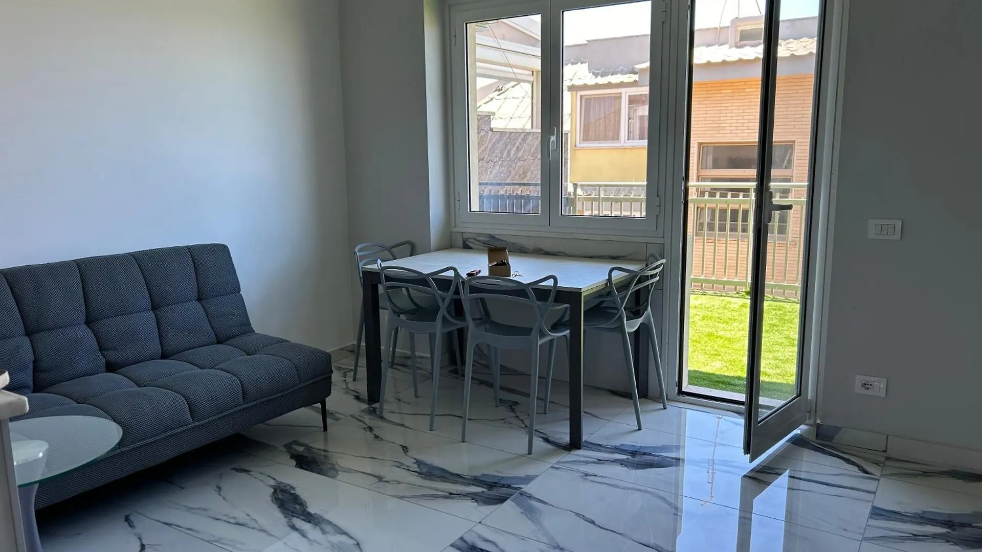 Front Sea Luxury Apartment Lido di Ostia 0*,  Italy