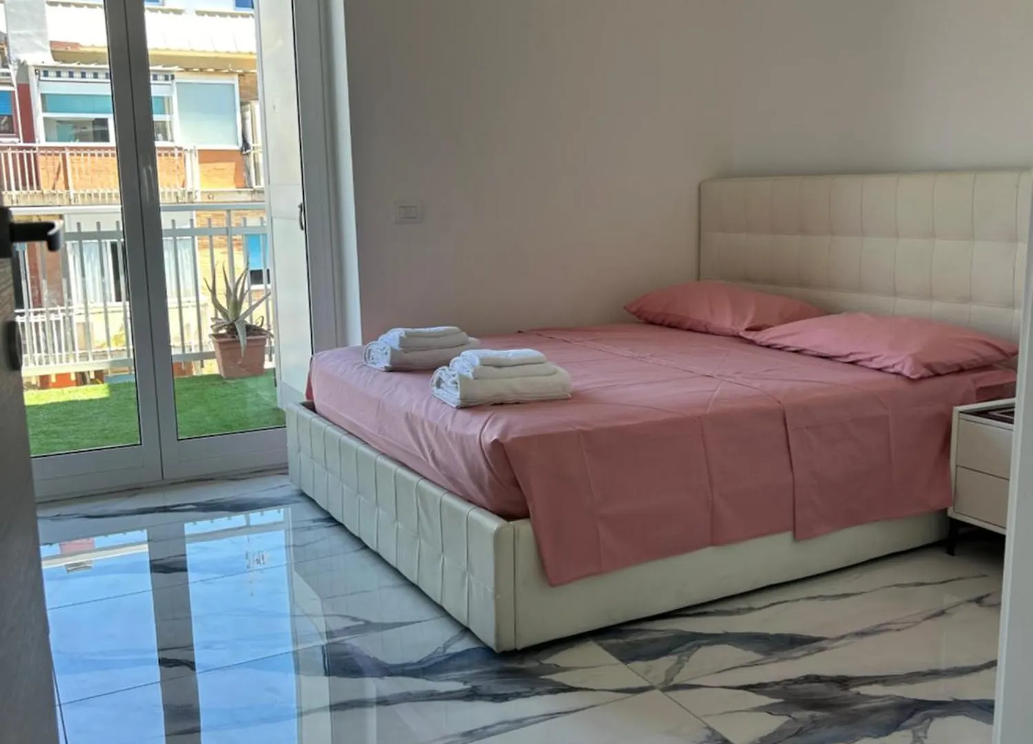 Front Sea Luxury Apartment Lido di Ostia Italy